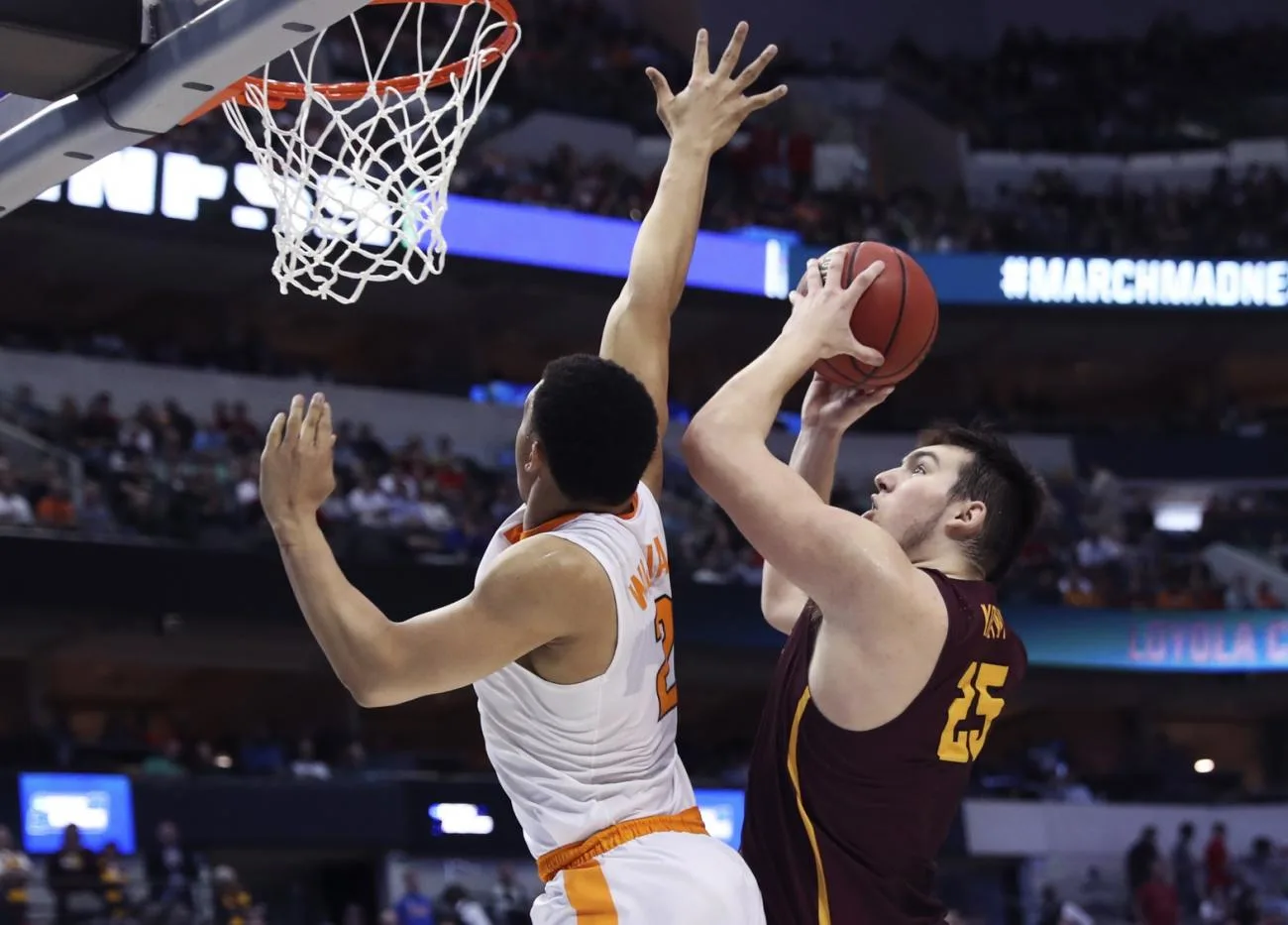 Missouri State at Loyola-Chicago 2/17/19 - NCAAB Picks & Predictions