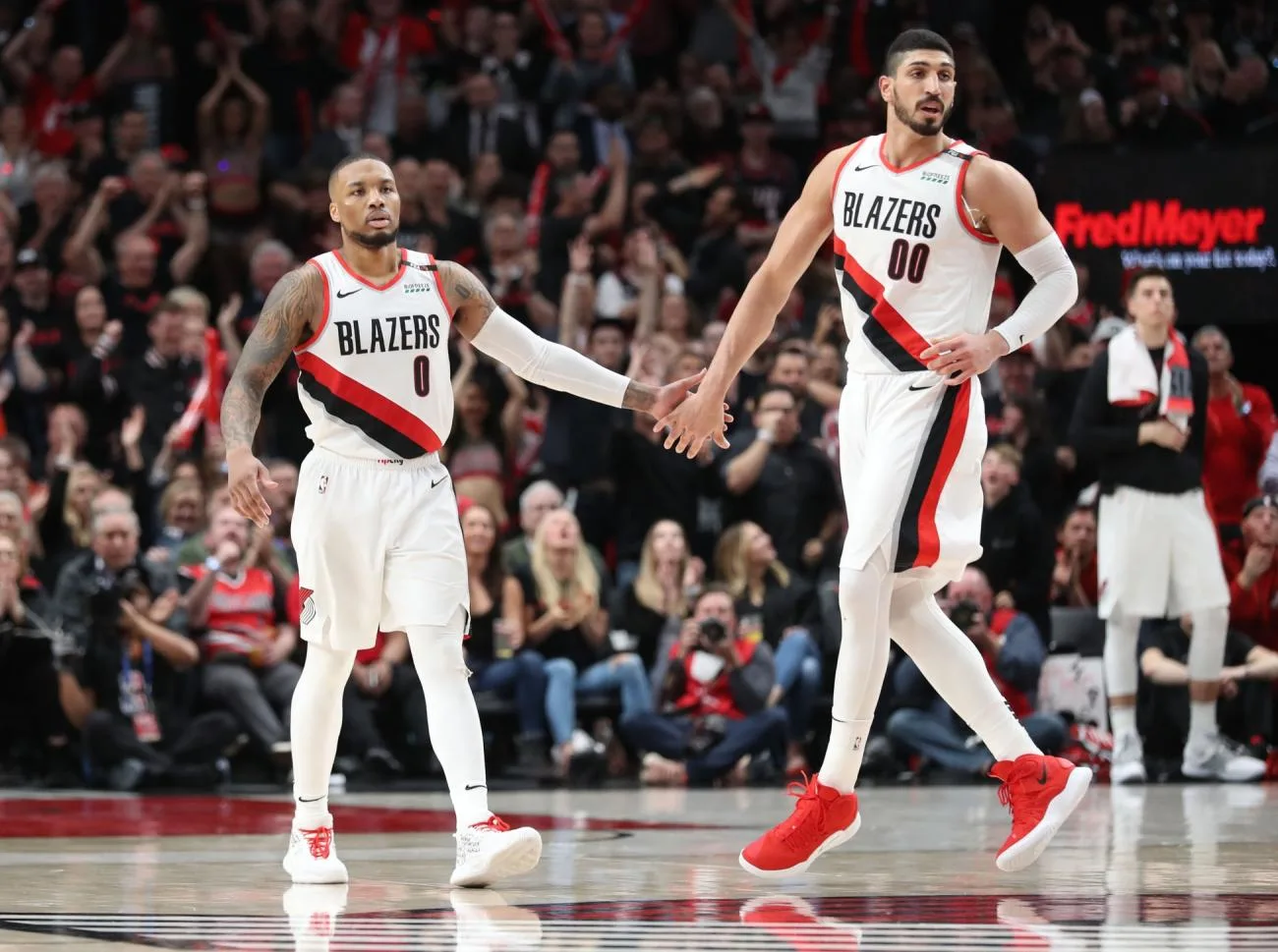 Thunder at Trail Blazers 4/23/19 - NBA Playoffs Picks & Predictions