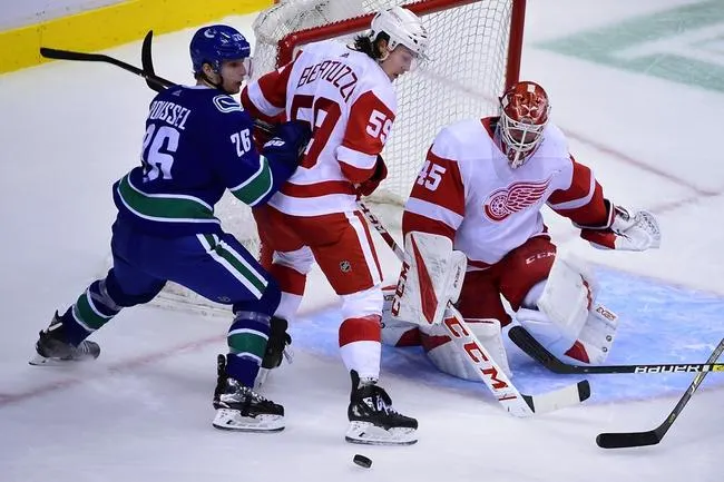 Wings at Canucks 10/15/19 - NHL Picks & Predictions