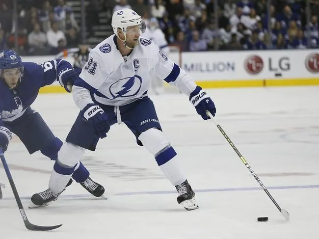 Toronto Maple Leafs at Tampa Bay Lightning 2/25/20 - NHL Picks & Predictions