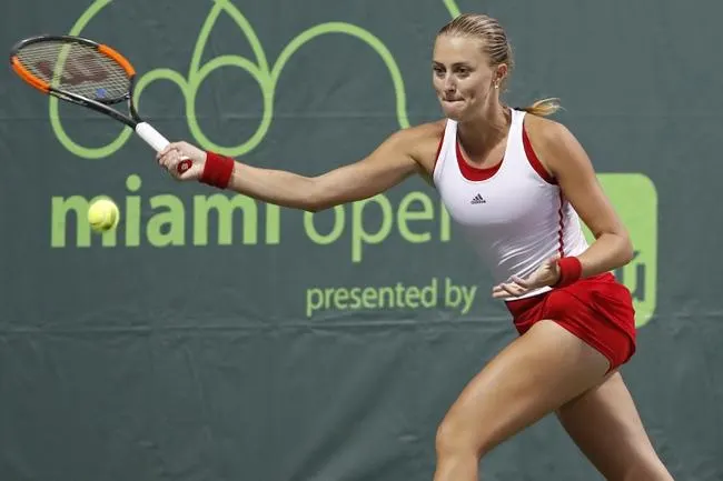 Kristina Mladenovic vs. Chloé Paquet 3/3/20 - Lyon Open Tennis Picks & Predictions