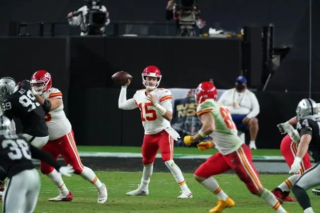 Kansas City Chiefs at Tampa Bay Buccaneers 11/29/20 - NFL Picks & Predictions