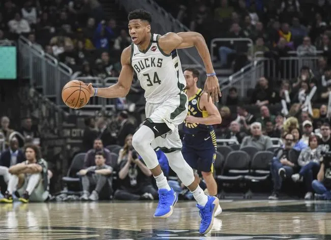 Los Angeles Lakers at Milwaukee Bucks 1/21/21 - NBA Picks & Predictions