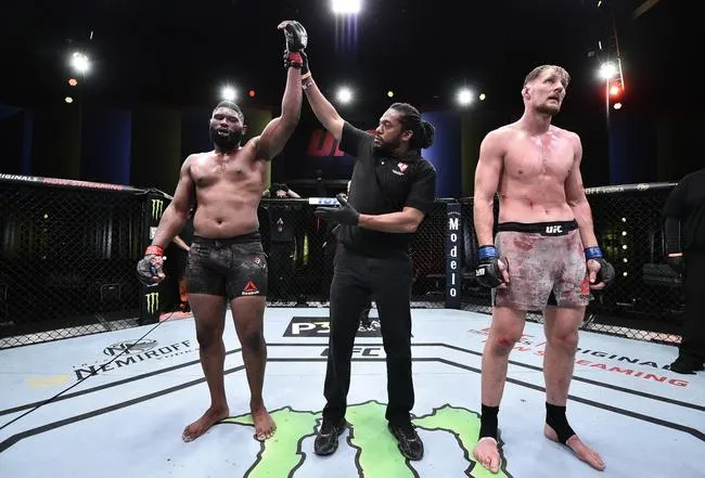 Curtis Blaydes vs Derrick Lewis 2/20/21 - UFC Fight Night Picks & Predictions