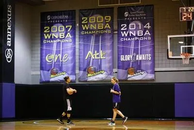 Indiana Fever at Phoenix Mercury 8/17/21 - WNBA Picks & Predictions