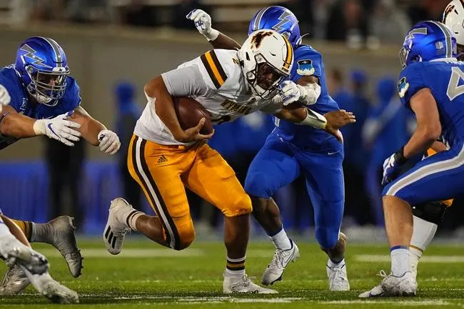 Fresno State at Wyoming 10/16/21 - College Football Picks & Predictions