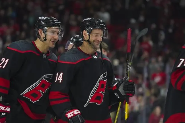 New York Islanders at Carolina Hurricanes 10/14/21 - NHL Picks & Predictions