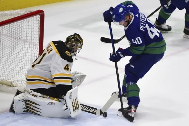 Vancouver Canucks at Boston Bruins 11/28/21 - NHL Picks & Predictions