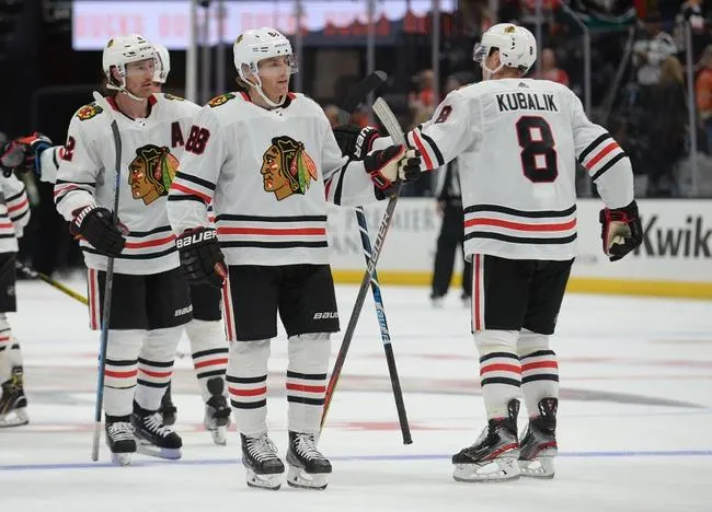 Anaheim Ducks at Chicago Blackhawks 1/15/22 - NHL Picks & Predictions