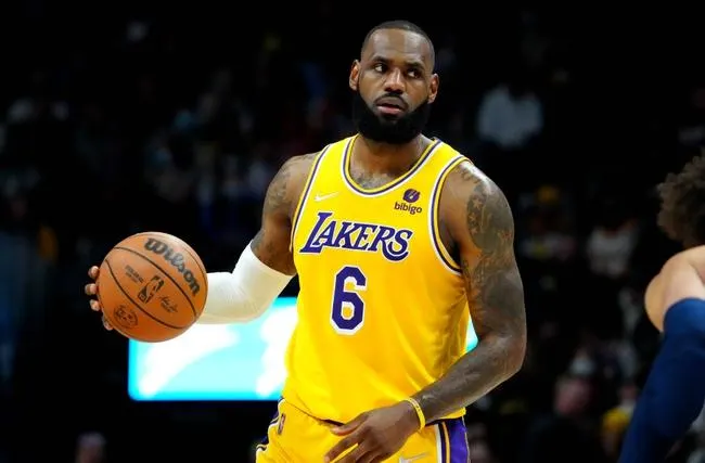 Utah Jazz at Los Angeles Lakers 1/17/22 - NBA Picks & Predictions