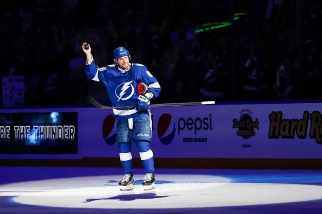Tampa Bay Lightning at Calgary Flames 3/10/22 - NHL Picks & Predictions