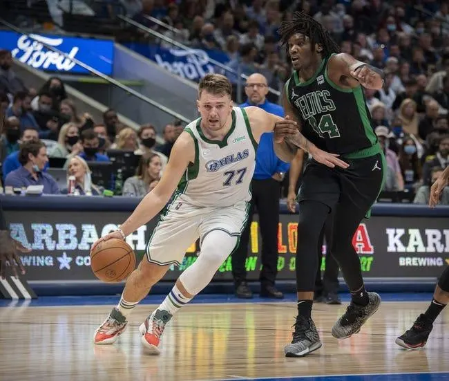 Dallas Mavericks at Boston Celtics 3/13/22 - NBA Picks & Predictions