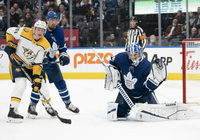 Toronto Maple Leafs at Nashville Predators 3/19/22 - NHL Picks & Predictions