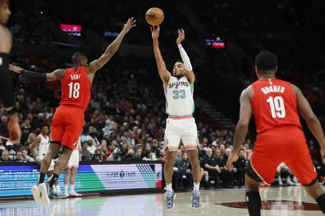 Portland Trail Blazers at San Antonio Spurs 4/1/22 - NBA Picks & Predictions