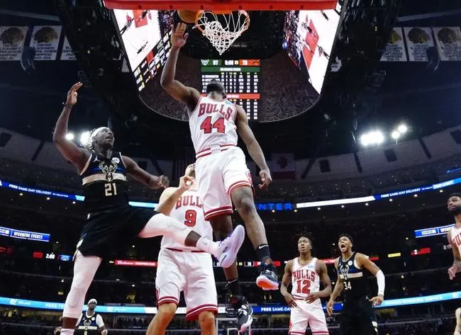 Chicago Bulls at Milwaukee Bucks 4/27/22 - NBA Picks & Predictions