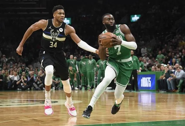 Milwaukee Bucks at Boston Celtics 5/11/22 - NBA Picks & Predictions