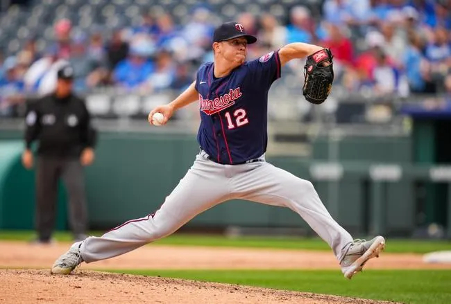 Minnesota Twins at Kansas City Royals 5/20/22 - MLB Picks & Predictions