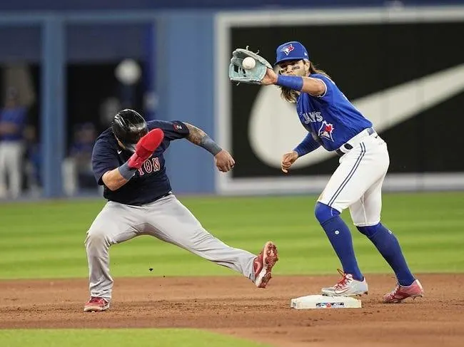 Boston Red Sox at Toronto Blue Jays 6/29/22 - MLB Picks & Predictions