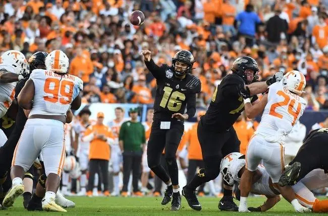 Purdue Boilermakers - 2022 College Football Season Preview & Wins Total Prediction