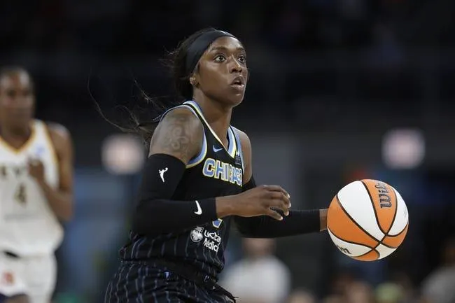 Las Vegas Aces at Chicago Sky 7/26/22 - WNBA Picks & Predictions
