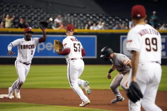 San Francisco Giants at Arizona Diamondbacks 7/27/22 - MLB Picks & Predictions