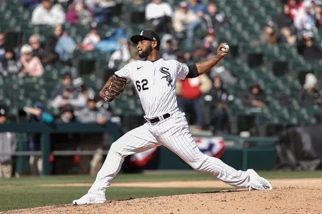 Chicago White Sox at Seattle Mariners 9/5/22 - MLB Picks & Predictions