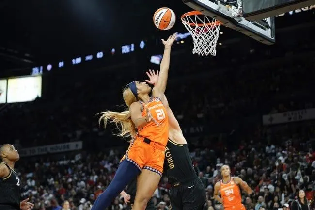 Las Vegas Aces at Connecticut Sun 9/15/22 - WNBA Picks & Predictions