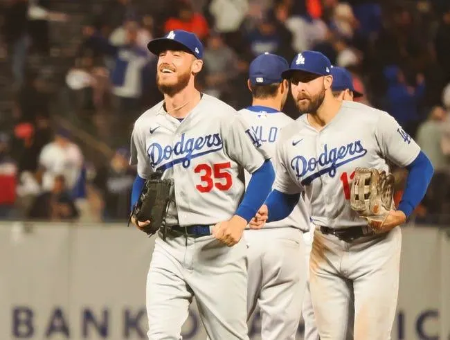 Los Angeles Dodgers at San Francisco Giants 9/18/22 - MLB Picks & Predictions