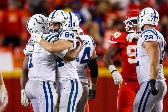 Kansas City Chiefs at Indianapolis Colts 9/25/22 - NFL Picks & Predictions