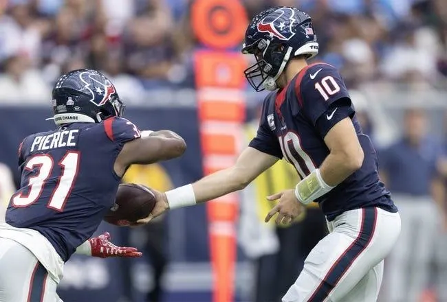 Philadelphia Eagles at Houston Texans 11/3/22 - NFL Picks & Predictions