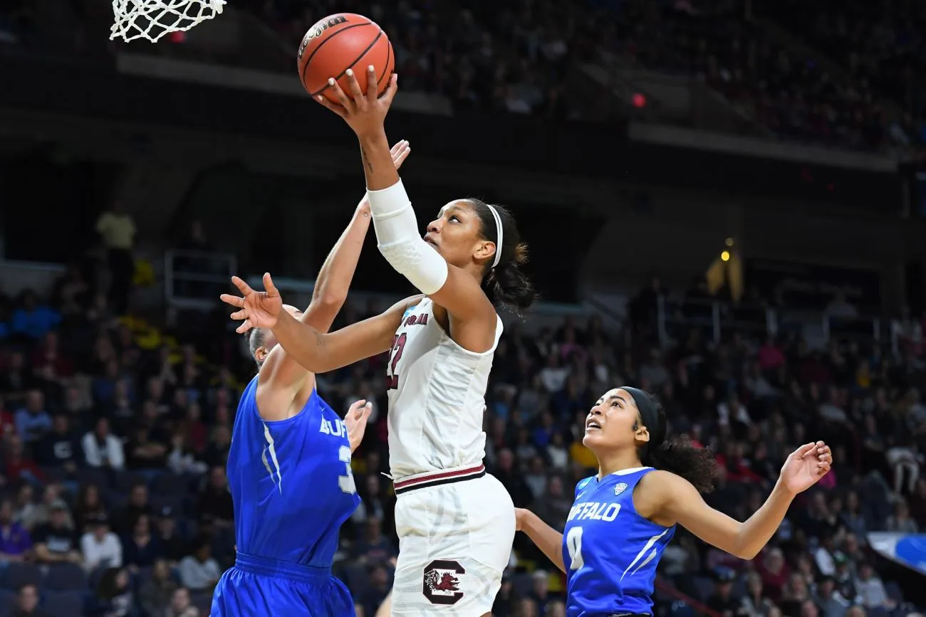 Aces at Wings 6/15/18 - WNBA Picks & Predictions
