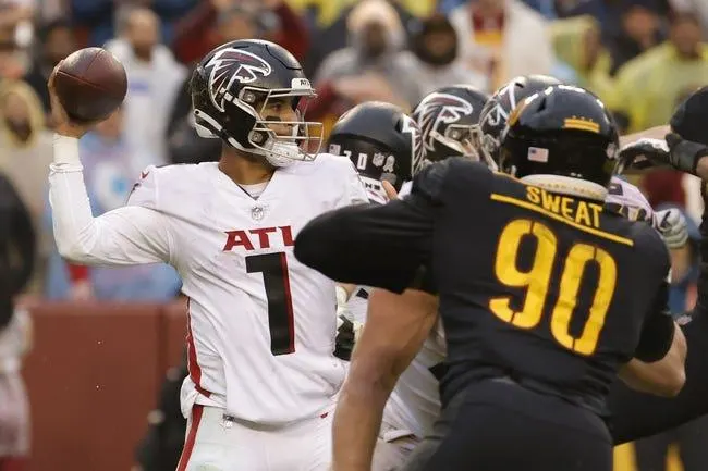 Pittsburgh Steelers at Atlanta Falcons 12/4/22 - NFL Picks & Predictions