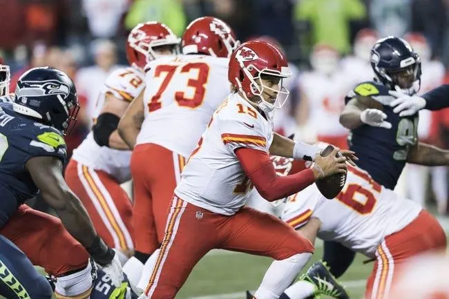 Seattle Seahawks at Kansas City Chiefs 12/24/22 - NFL Picks & Predictions