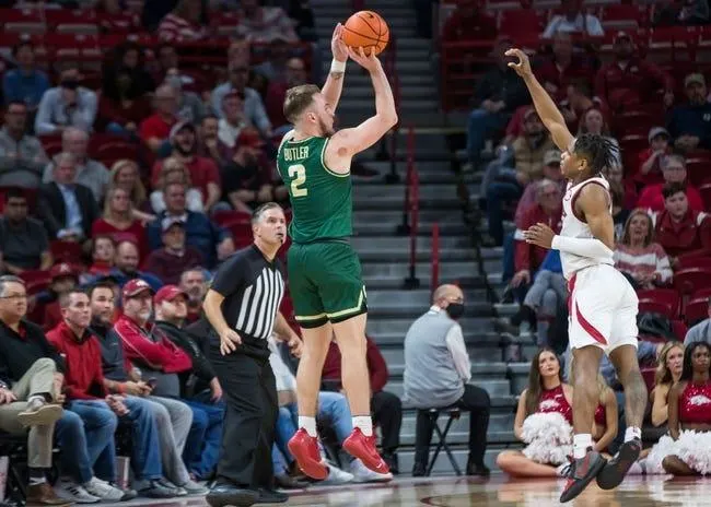 Milwaukee vs Charlotte 3/20/23 - College Basketball Picks & Predictions