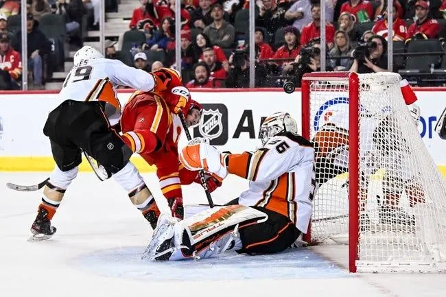 Calgary Flames at Anaheim Ducks 3/21/23 - NHL Picks & Predictions