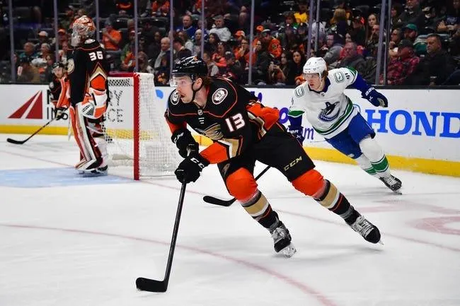 Vegas Golden Knights at Vancouver Canucks 3/21/23 - NHL Picks & Predictions