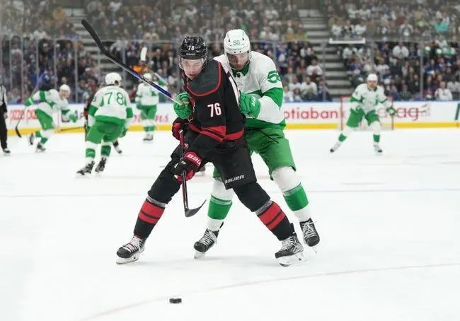 Toronto Maple Leafs at Carolina Hurricanes 3/25/23 - NHL Picks & Predictions