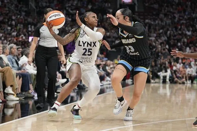 Chicago Sky at Minnesota Lynx 5/19/23 - WNBA Picks & Predictions