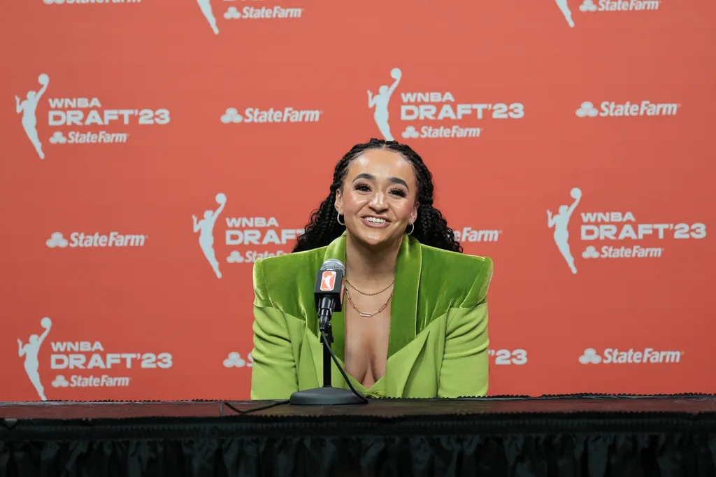 Connecticut Sun at Atlanta Dream 6/11/23 - WNBA Picks & Predictions