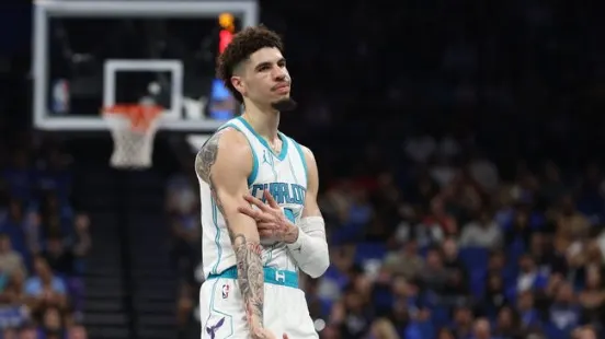 Miami Heat at Charlotte Hornets 11/27/24 - NBA Picks & Predictions
