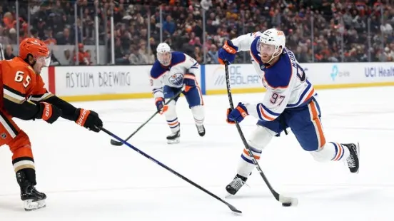 Edmonton Oilers at Vancouver Canucks 01/18/25 - NHL Picks & Predictions