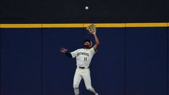 Boston Red Sox at Milwaukee Brewers 05/26/25 - MLB Picks & Predictions
