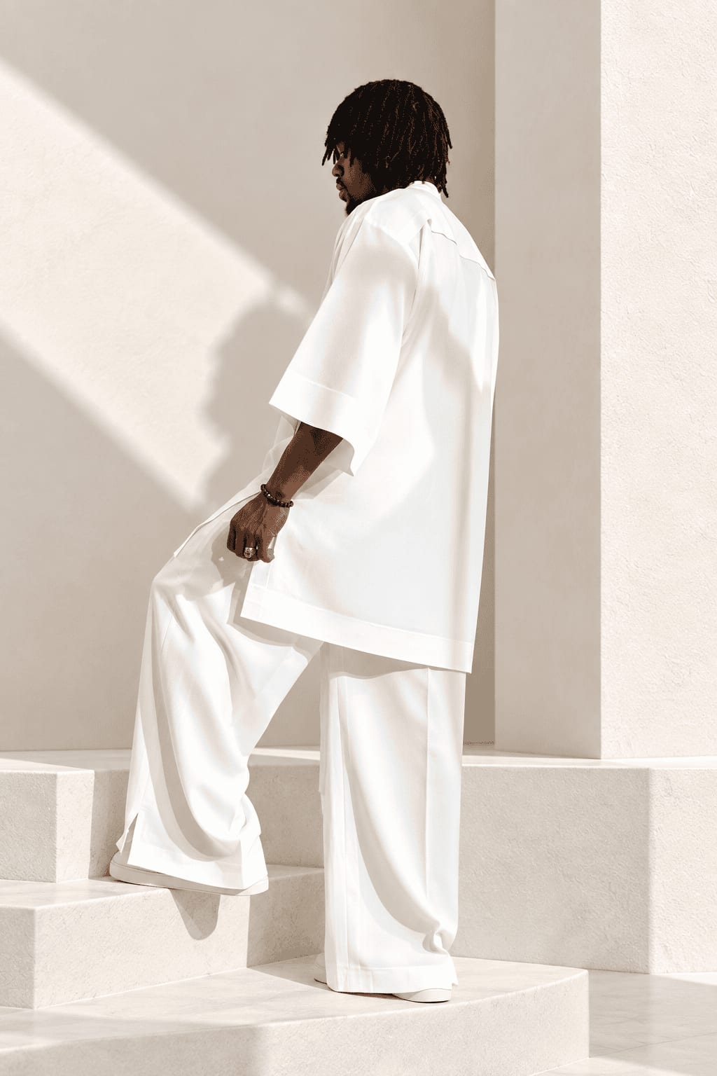 Oversize Tunic, full look, seated, candid