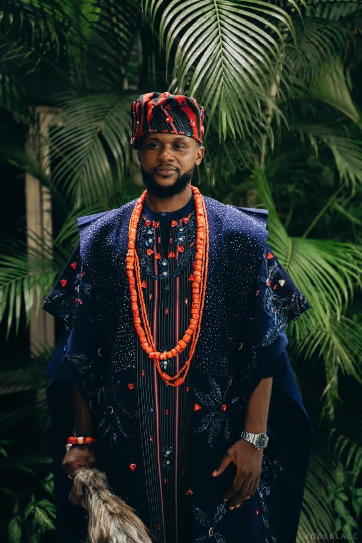 The Groom 2, full look, front view