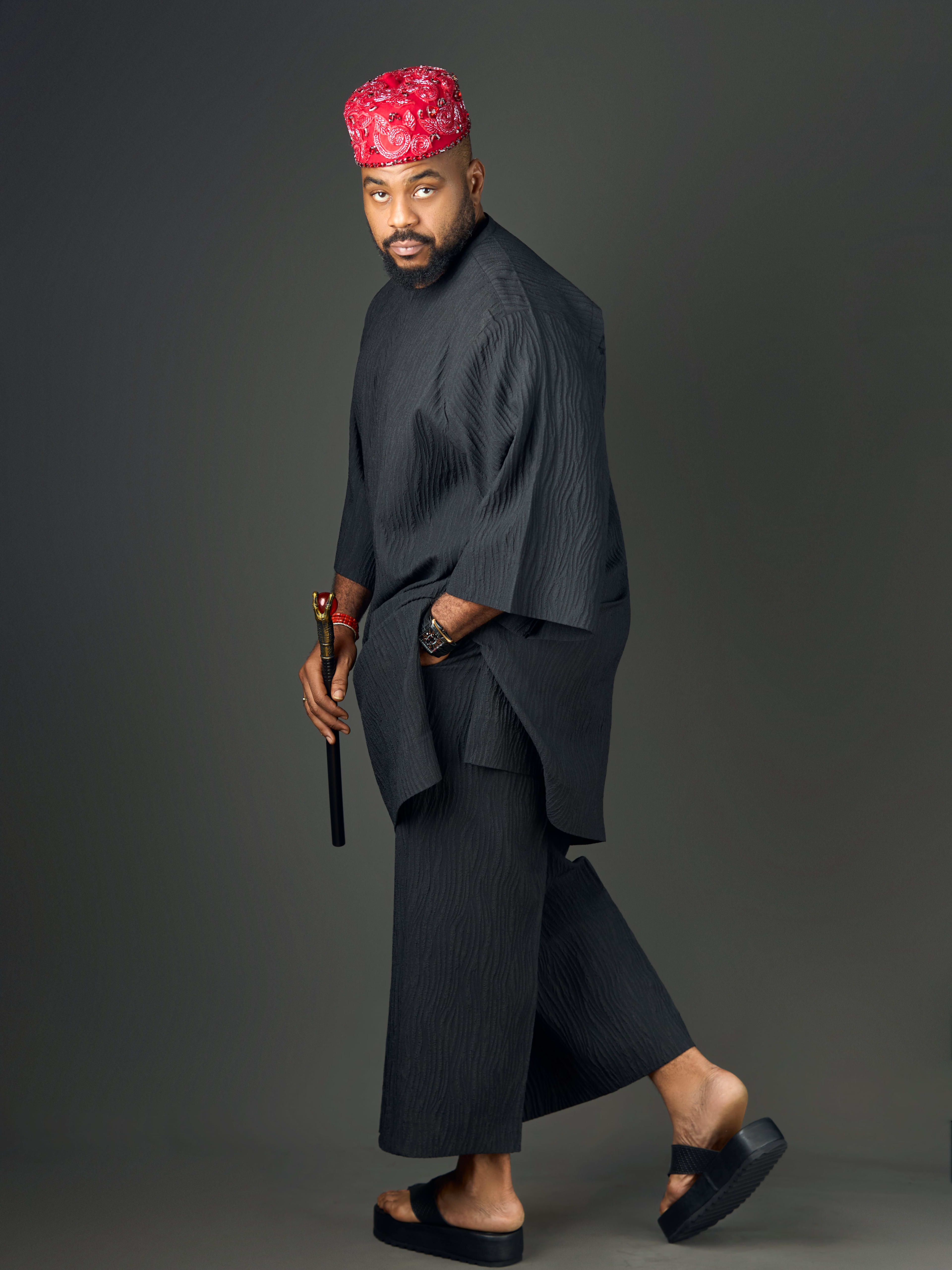 Black oversize Kaftan Set, full look, walking, side view