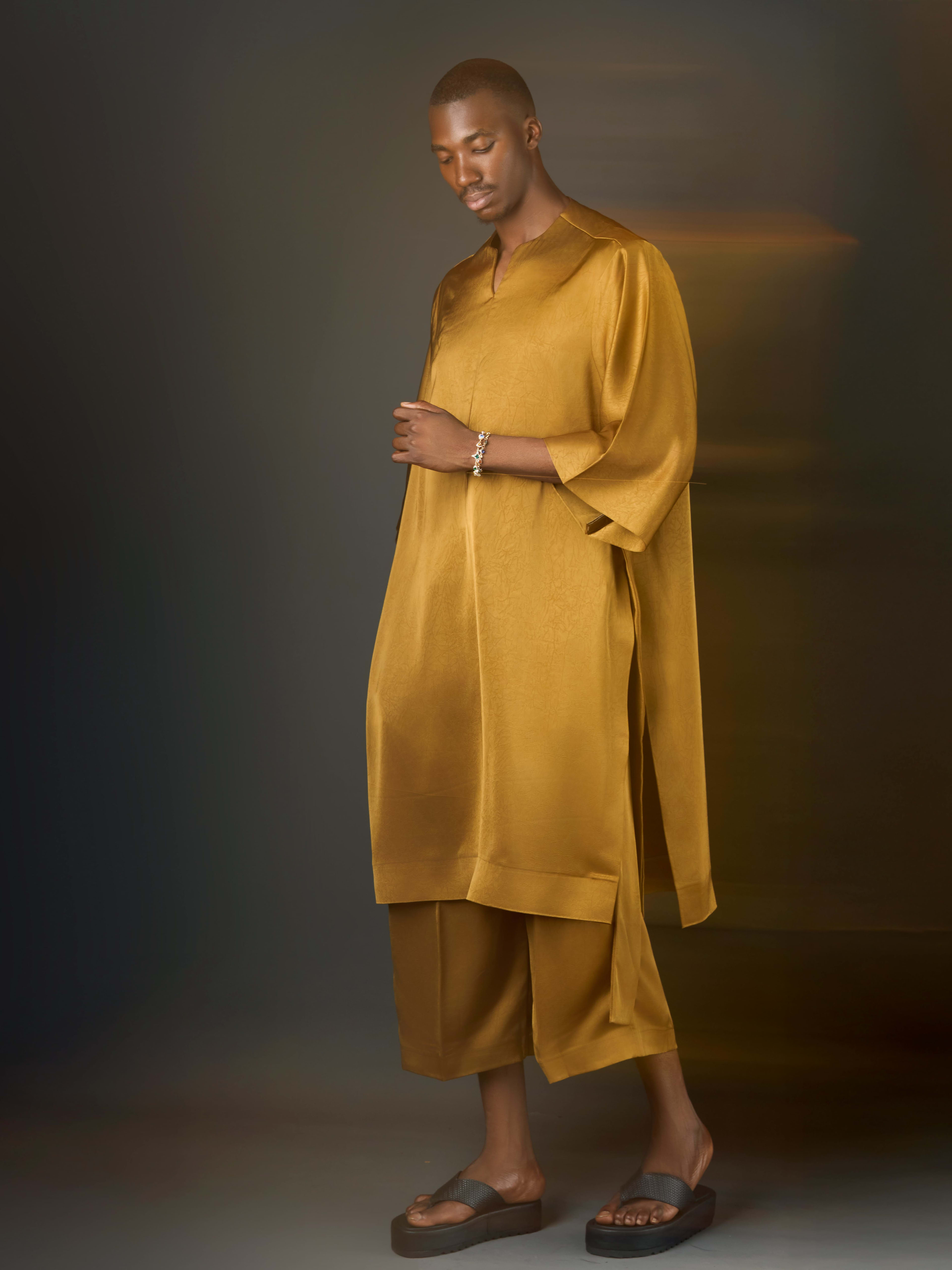 Desert silk Gold, full look, looking down