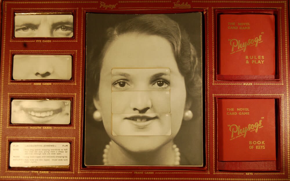 Avec Physogs, apprends à faire du délit de faciès. Rires et jugements à la hâte pour toute la famille