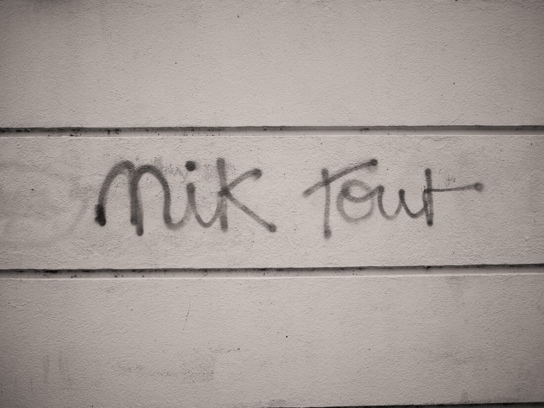 nik tout…