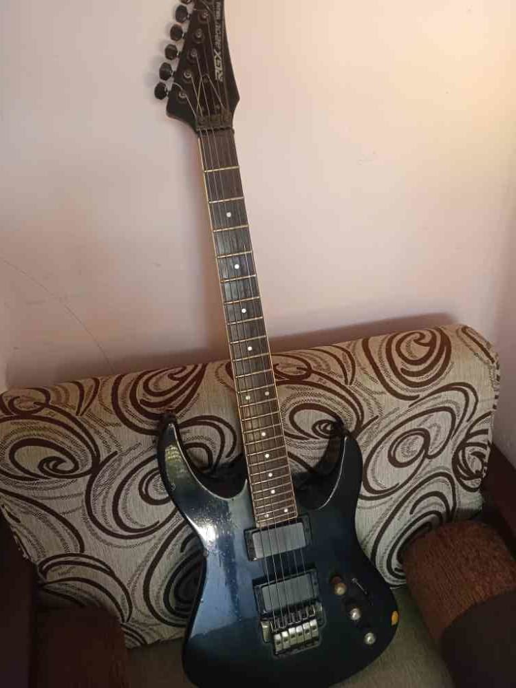Rgx 820E yamaha guitar & bag and gfx8 pedal