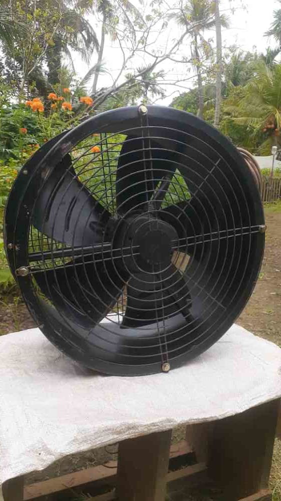 Exhaust fan 18
